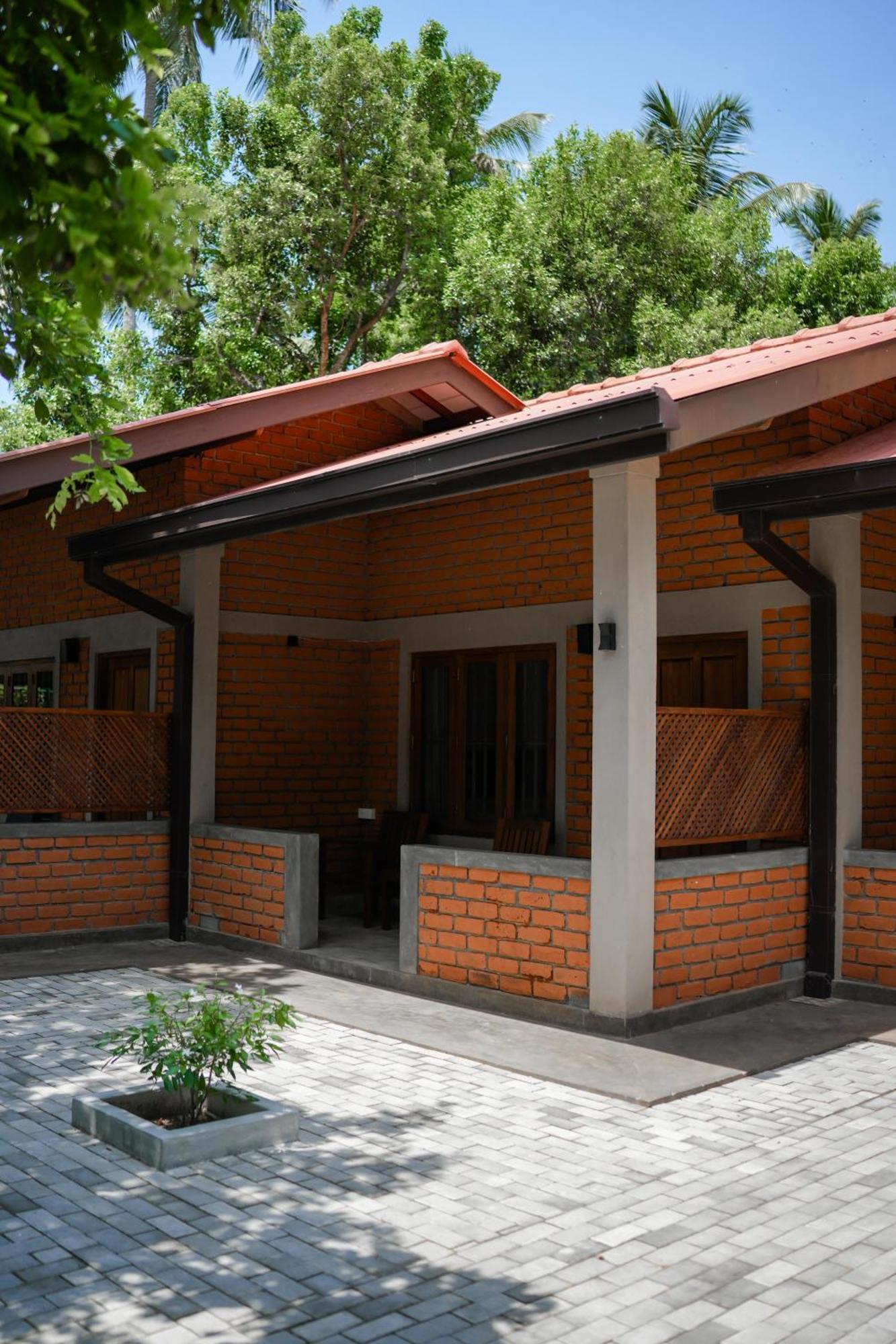 Malala Retreat Hotel Hambantota Exterior foto